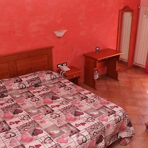 Camera con letto king size