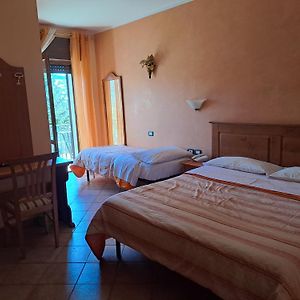 Camera standard con letto king size